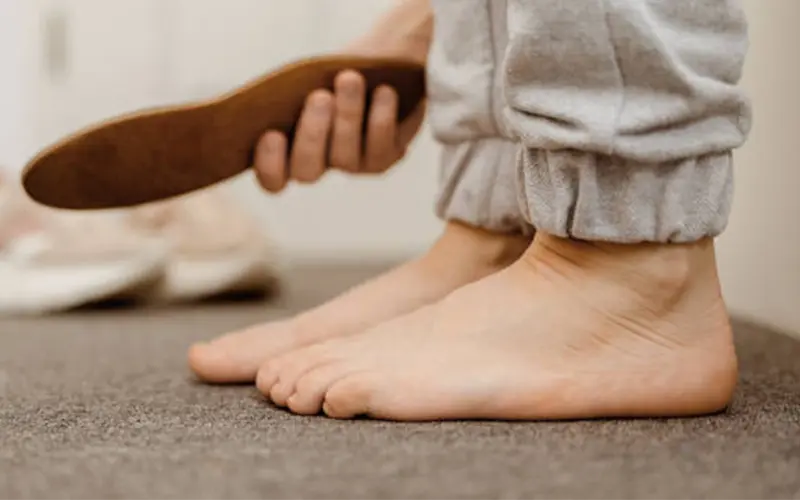 Treatment for flat feet